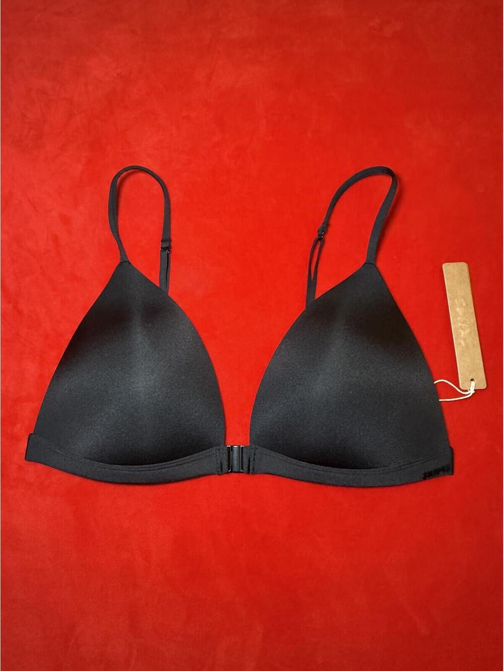 Skims Wireless Form Triangle Front Closure Super Push Up Bra Color ONYX Size 38B